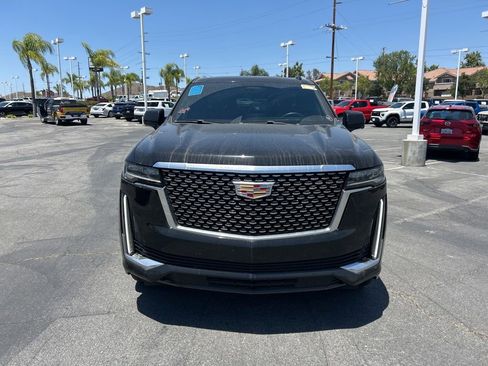 Used 2022 Cadillac Escalade ESV Premium Luxury RWD image 2