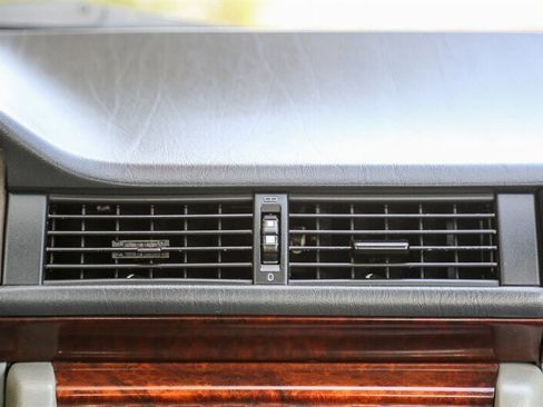 Used 1995 Mercedes-Benz E 320 Convertible image 61