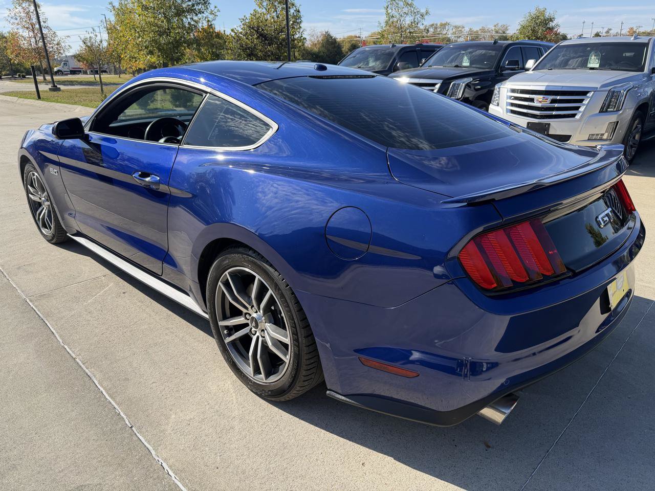 Used 2016 Ford Mustang GT Premium w/ Equipment Group 401A RWD image 4