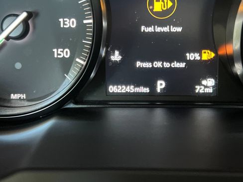 Used 2018 Land Rover Range Rover Evoque Landmark Edition AWD/4WD image 28