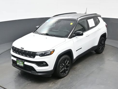 Used 2024 Jeep Compass Latitude w/ Convenience Group image 33