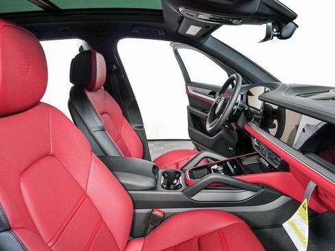 New 2026 Porsche Cayenne AWD/4WD image 23