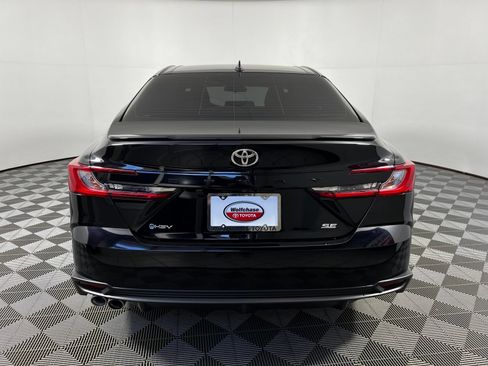 Used 2025 Toyota Camry SE FWD image 6