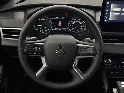 New 2026 Mitsubishi Outlander LE AWD/4WD image 46