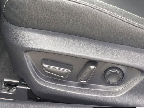 Used 2025 Toyota Camry SE image 25