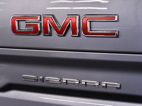 Used 2025 GMC Sierra 1500 AT4X image 11