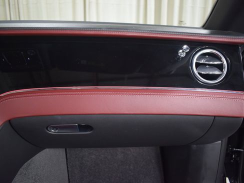 Certified 2022 Bentley Continental GT image 25