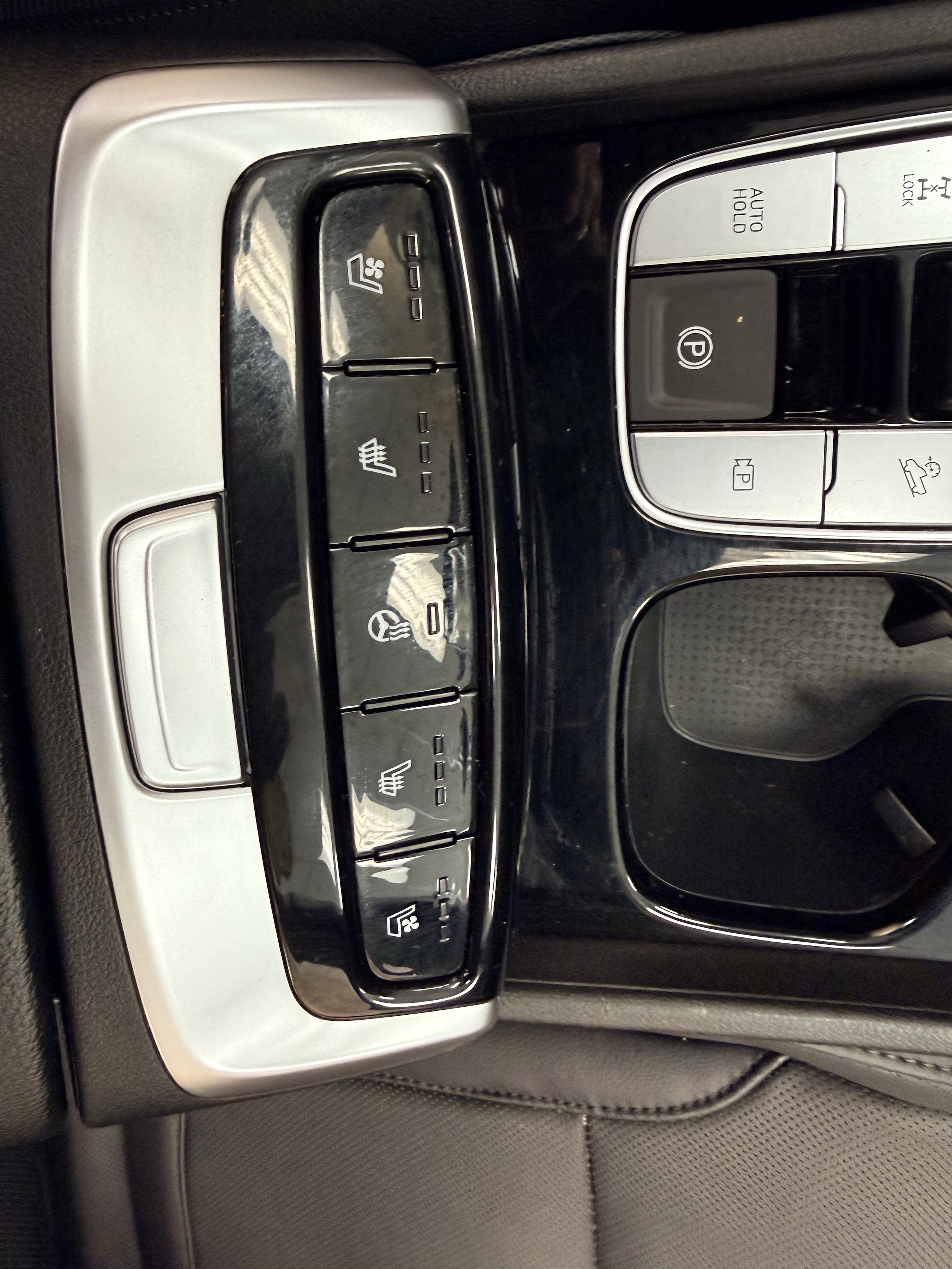 Used 2024 Hyundai Santa Cruz Limited AWD/4WD image 40