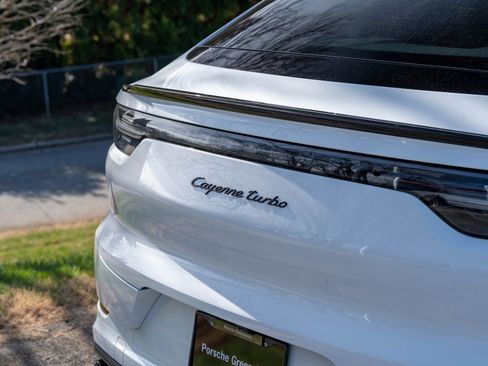 Certified 2023 Porsche Cayenne Turbo image 15