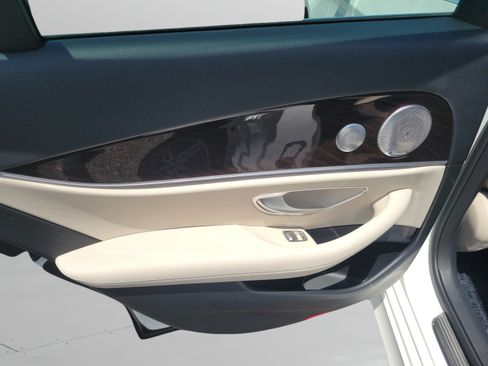 Used 2019 Mercedes-Benz E 300 image 5