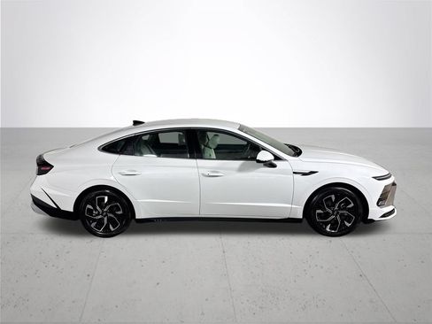 Used 2025 Hyundai Sonata SEL FWD image 5