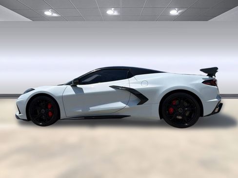 Used 2022 Chevrolet Corvette Stingray Premium Conv w/ Z51 Performance Package RWD image 2