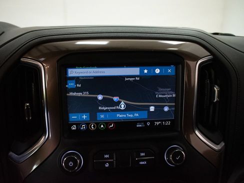 Used 2019 Chevrolet Silverado 1500 High Country w/ Technology Package AWD/4WD image 14
