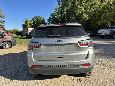 Used 2020 Jeep Compass Latitude image 2