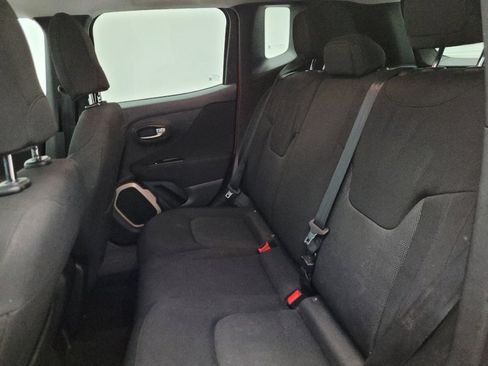 Used 2015 Jeep Renegade Latitude FWD image 18
