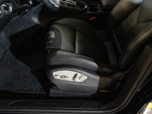 Certified 2026 Porsche Macan AWD/4WD image 14