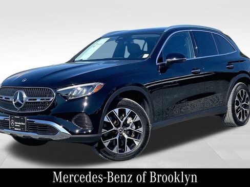 Certified 2025 Mercedes-Benz GLC 350e 4MATIC image 3
