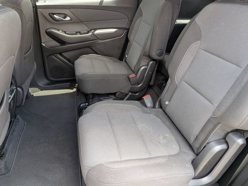 Used 2023 Chevrolet Traverse LT FWD image 23