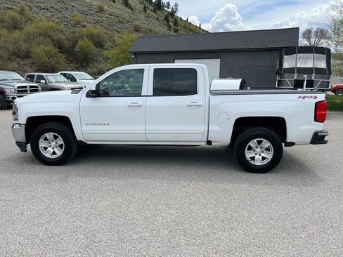 Used 2017 Chevrolet Silverado 1500 LT w/ All Star Edition AWD/4WD image 2