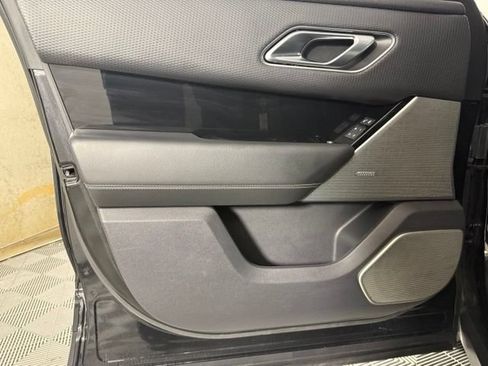 Used 2019 Land Rover Range Rover Velar R-Dynamic SE AWD/4WD image 14