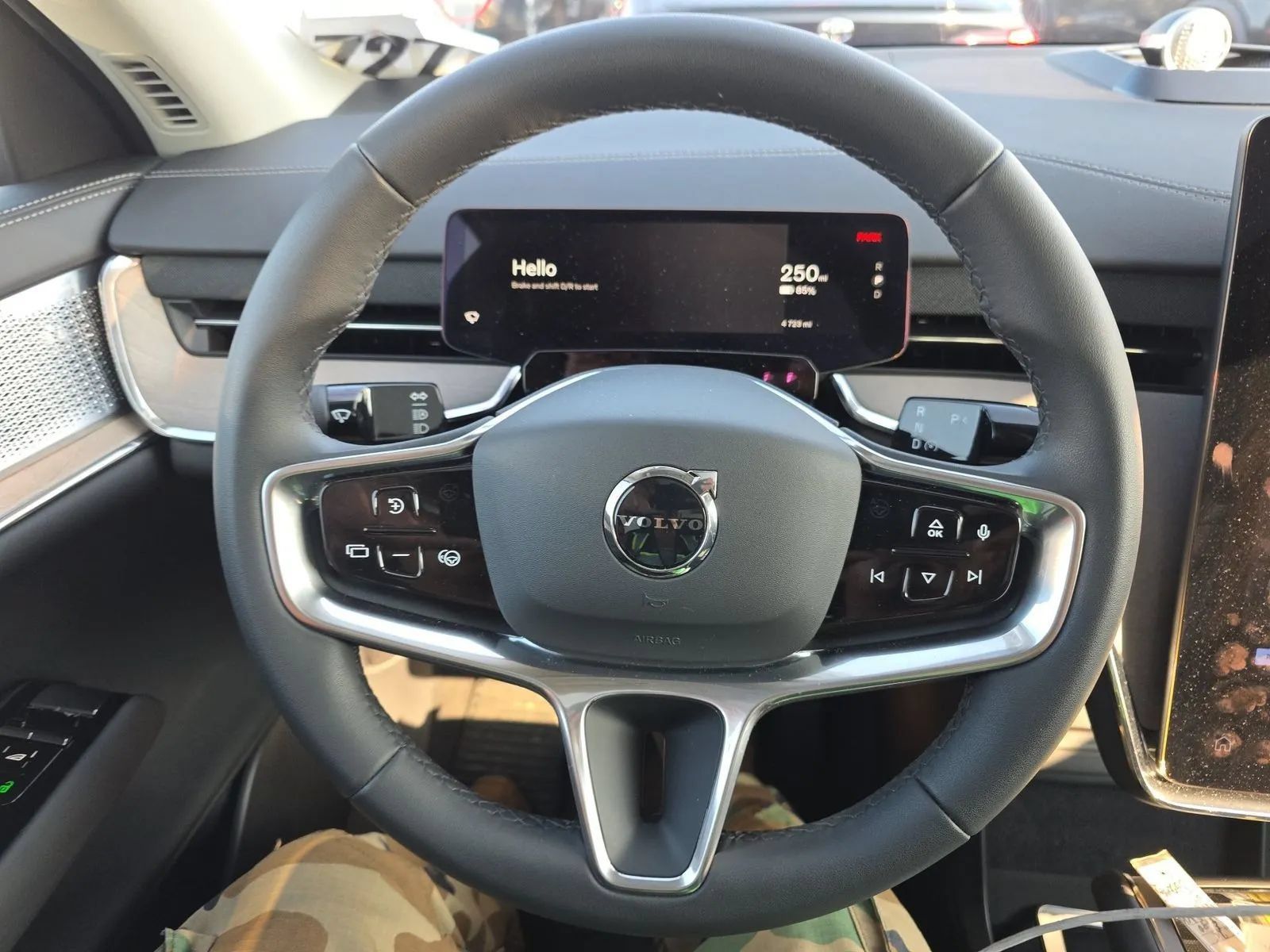 Used 2025 Volvo EX90 Ultra AWD/4WD image 3