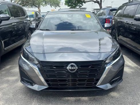 Used 2024 Nissan Altima 2.5 SV w/ SV Premium Package FWD image 8