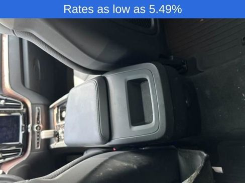 Used 2023 Volvo XC60 B5 Plus image 10