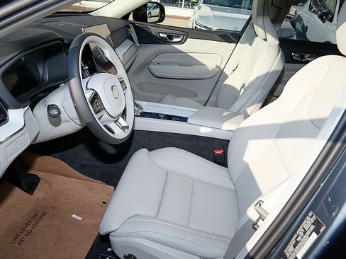 New 2026 Volvo XC60 T8 Ultra w/ Protection Package Premier image 16