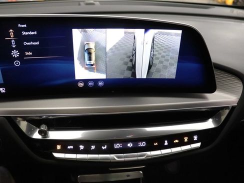 Used 2024 Cadillac Lyriq Sport AWD/4WD image 38