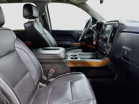 Used 2018 Chevrolet Silverado 1500 High Country AWD/4WD image 24