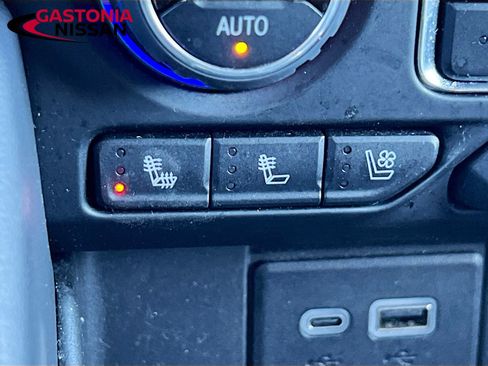 Used 2023 Chevrolet Suburban Premier image 27