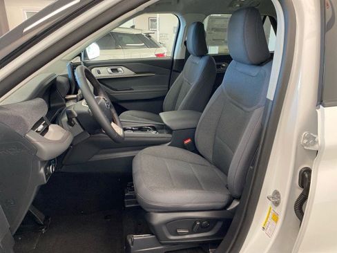 New 2025 Ford Explorer Active image 17