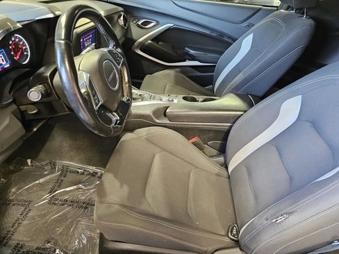 Used 2022 Chevrolet Camaro LT RWD image 11