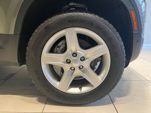Certified 2022 Land Rover Defender 110 SE AWD/4WD image 19
