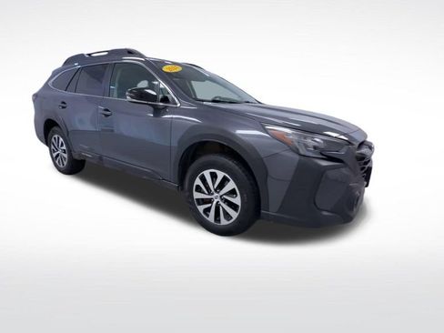Used 2024 Subaru Outback Premium AWD/4WD image 2