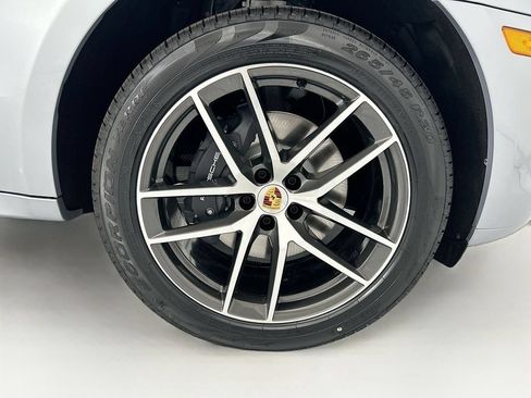 Used 2026 Porsche Macan AWD/4WD image 32