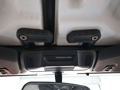 Used 2025 Jeep Wrangler Sport image 27