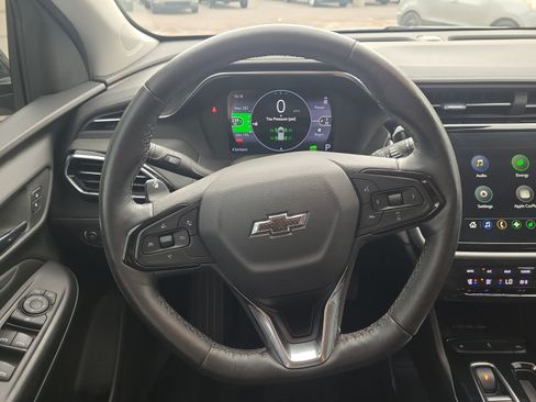 Used 2023 Chevrolet Bolt EUV LT w/ Convenience Package FWD image 17
