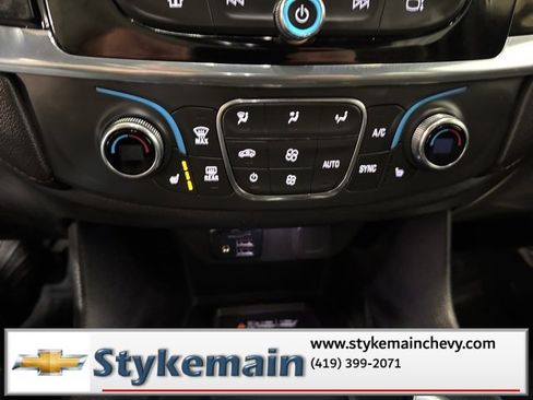 Used 2022 Chevrolet Traverse RS image 37