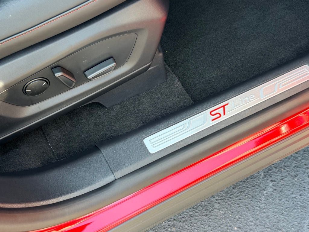 New 2026 Ford Explorer ST-Line w/ ST-Line Street Pack RWD image 7