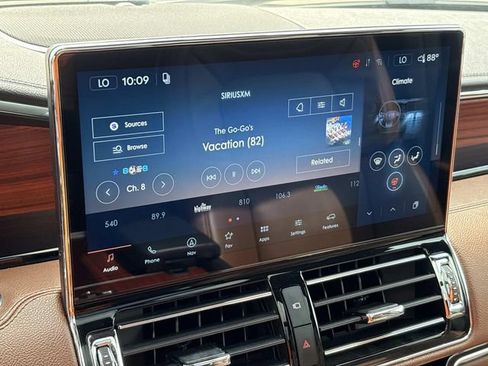 Certified 2024 Lincoln Navigator Reserve AWD/4WD image 33