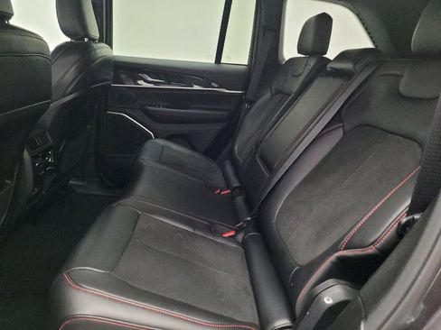 Used 2022 Jeep Grand Cherokee Trailhawk AWD/4WD image 18