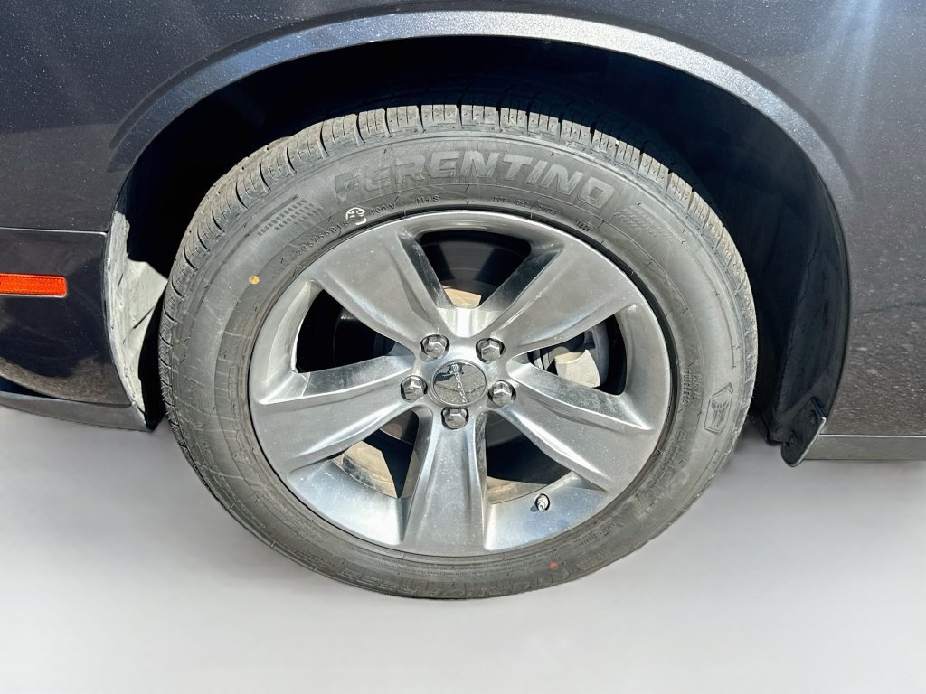 Used 2022 Dodge Challenger SXT RWD image 27