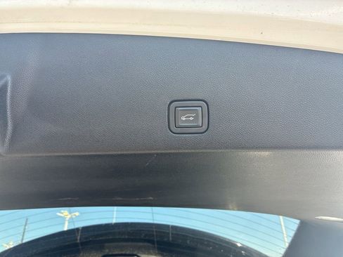 Used 2023 Cadillac XT6 Luxury image 10