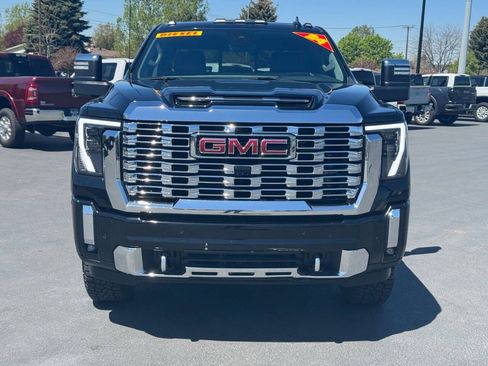 Used 2024 GMC Sierra 3500 Denali w/ Denali Reserve Package AWD/4WD image 2
