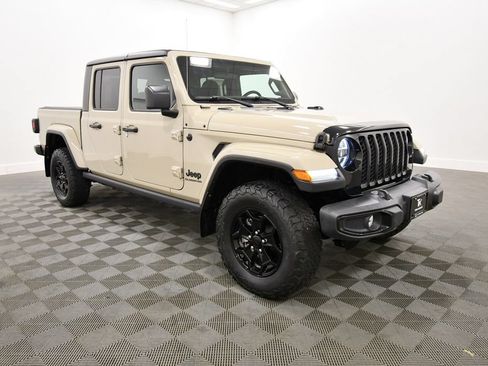 Used 2022 Jeep Gladiator Sport AWD/4WD image 10