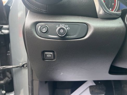 Used 2025 Chevrolet Blazer LT w/ Convenience Package image 23