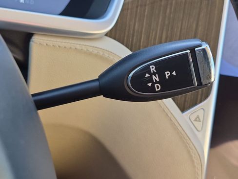 Used 2013 Tesla Model S Performance RWD image 18