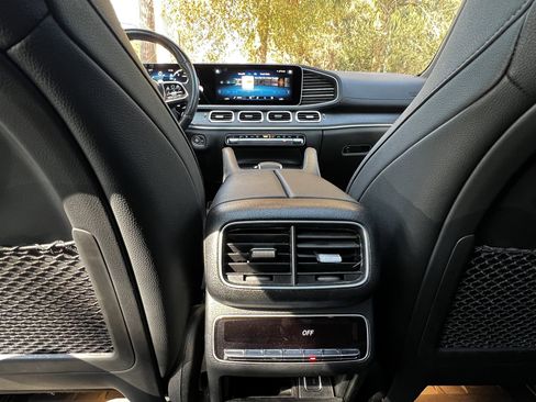 Used 2023 Mercedes-Benz GLS 450 4MATIC w/ AMG Line Exterior image 38