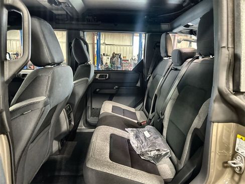 New 2025 Ford Bronco 4-Door image 24